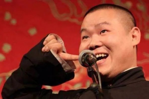 岳云鹏本名岳龙刚，张艺兴本名张加帅，还有哪些艺人有非常土的原名？