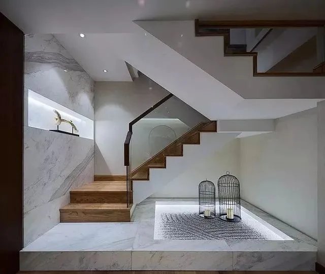 楼梯下的空间,难道就我觉得浪费吗?复式房必看!