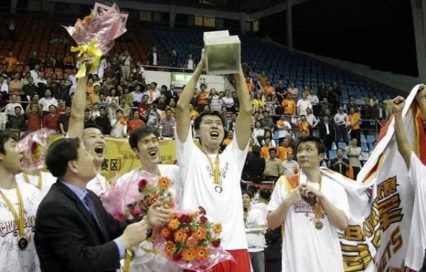 网曝八一男篮正式解散，男篮球员将何去何从？