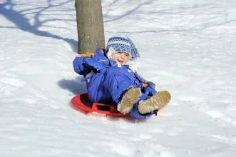 小孩滑雪摔重伤怎么回事？