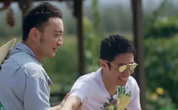 尼格买提拦撒贝宁干饭太难了，为什么所有节目他们俩人都要黏在一块？