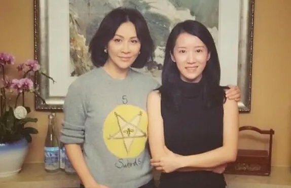 李念与刘嘉玲合照引起关注了吗？