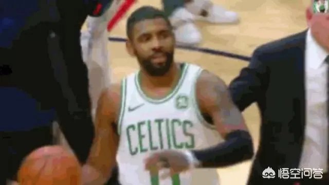 穆雷为了破纪录垃圾时间投篮刷分,欧文怒不可遏将球砸向观众席,你怎么看?