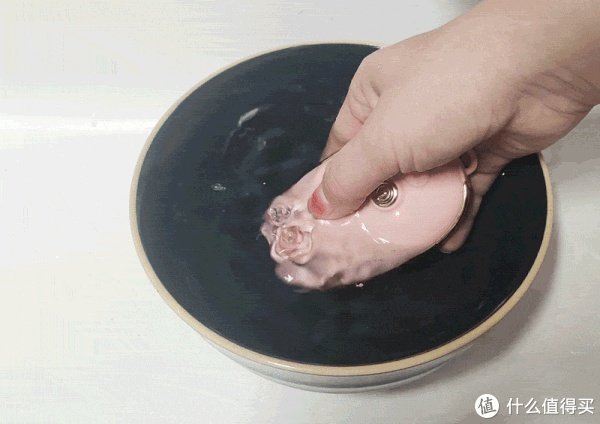 能震会吸,极速狂飙,这谁顶得住?姑娘们!轻喃 0号吮吸按摩器,是最了解我们身体的“知音”