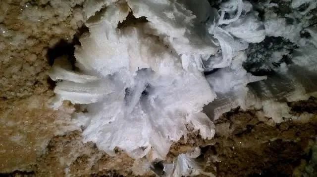 地下喀斯特地貌的溶洞有什么