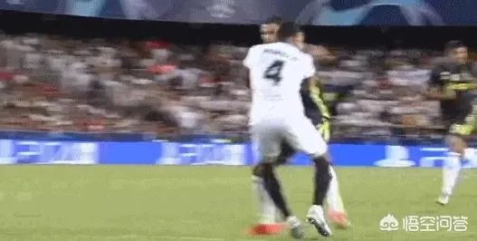 c罗红牌罚下对吗？