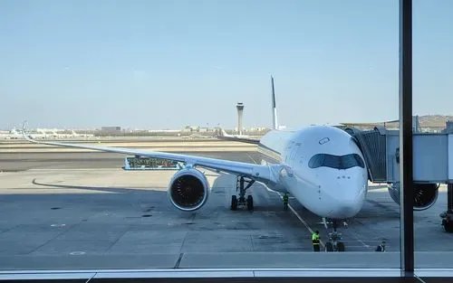 国务院就东航坠机举行发布会，援助及服务工作进行的如何？