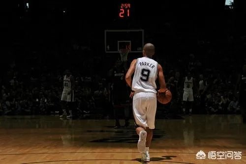 帕克退役了，马刺会不会效仿凯尔特人一天签回皮尔斯的做法，让帕克在马刺退役？