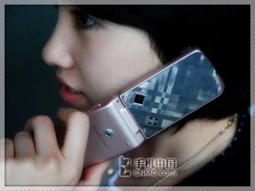 索尼爱立信时尚双雄W380/Z555对比评测