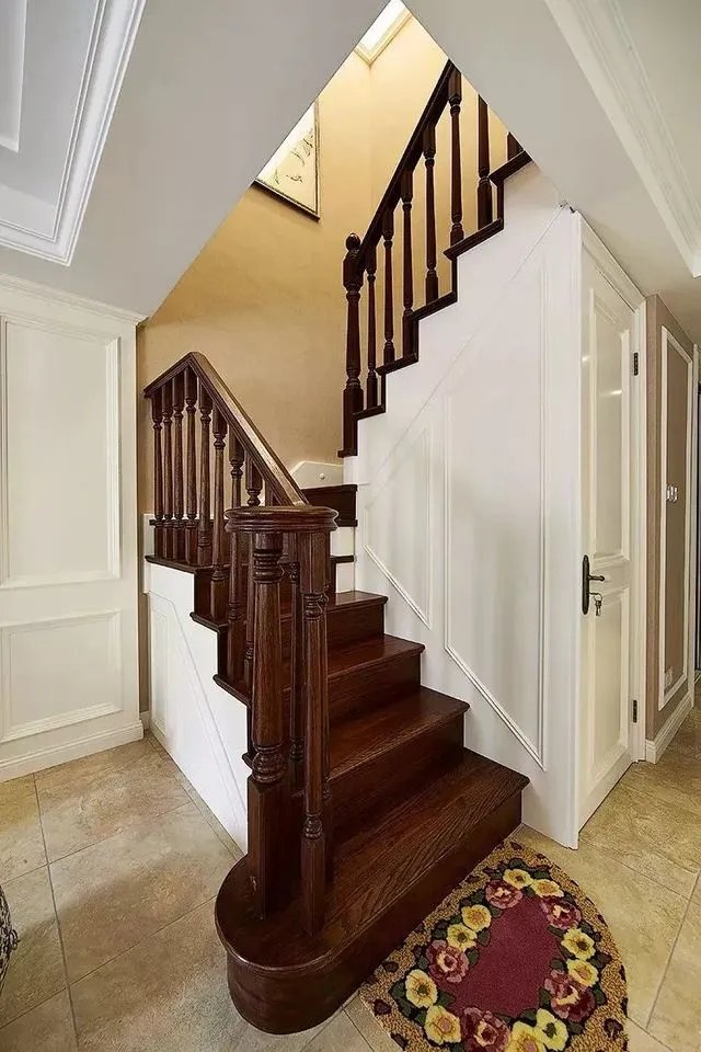 楼梯下的空间,难道就我觉得浪费吗?复式房必看!