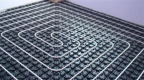 地暖是怎么安装的