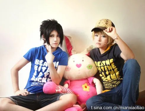 kenn王爷的女朋友是面条吗？还有，面条君到底是男生还是男生？