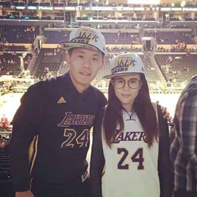 黄博文老婆李甜甜很美 妻子是一名公司的白领