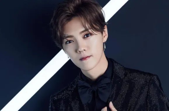 鹿晗称“化妆不分性别”，男人化妆是美丽的错误吗?