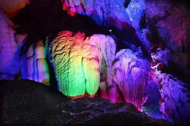 地下喀斯特地貌的溶洞有什么