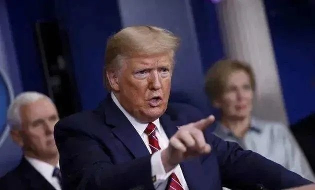 5月要求恢复中美航班，现又全面禁止中国航班，特朗普有何企图？