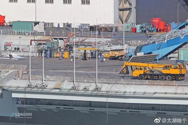 辽宁舰改造完毕今已出海，4月23日海军节阅舰式，双航母编队可期待吗？