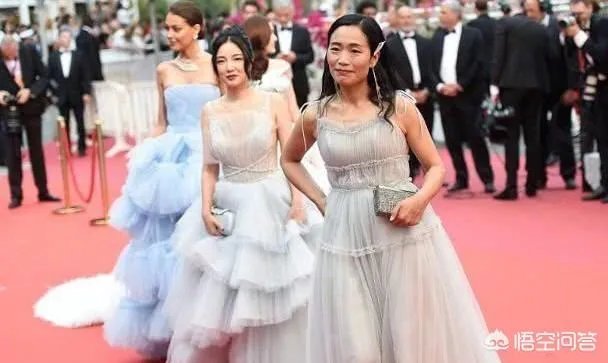 中国某十八线网红再蹭红毯;网友: 戛纳红毯要求这么低?