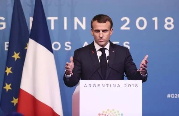 巴西总统为什么要以自己年轻貌美的娇妻来羞辱马克龙呢？