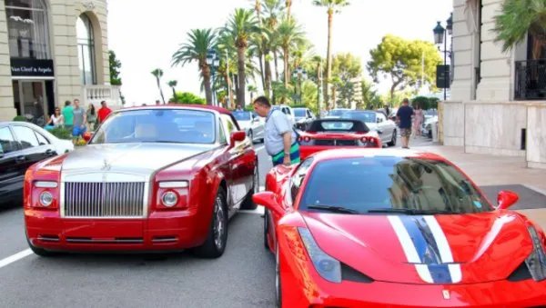 如果不小心将劳斯莱斯撞了，得赔偿多少钱？