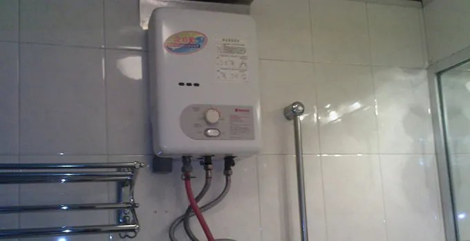 燃气热水器换电池步骤是什么