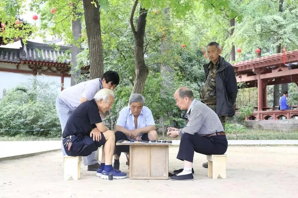 退休老夫妻周游80国，游猎、住城堡，过最酷养老生活！