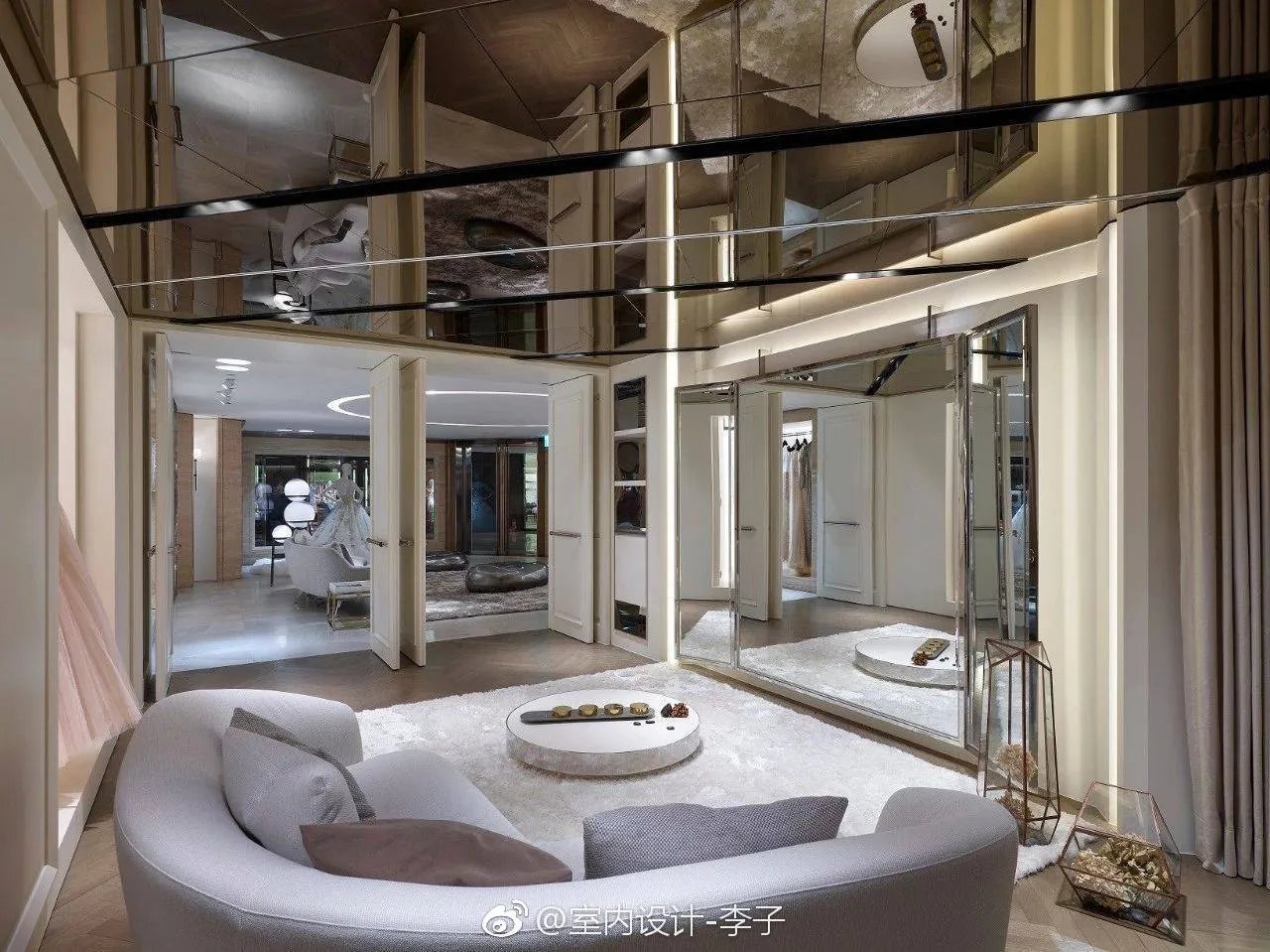 【婚纱工作室装修案例】本案把空间直向且有层次的划为三等份，穿...