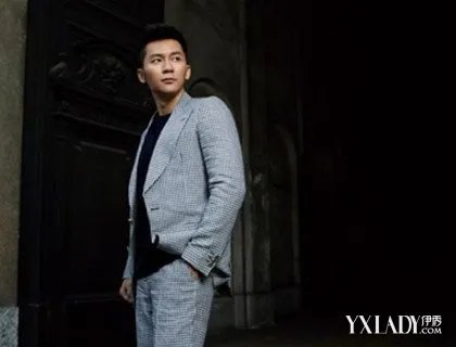 范冰冰赴港被拍揭秘范爷为何选择李晨