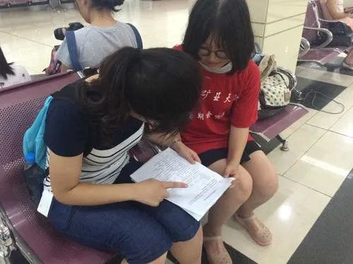 街头填美容调查问卷被消费4.8万，这是什么骗局？