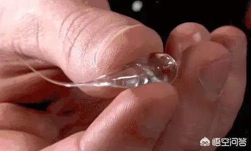 子弹都打不碎的“鲁珀特之泪”为何一捏尾部就碎了?