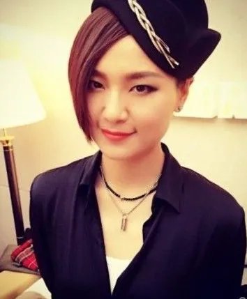 周笔畅整容前后对比照片 笔笔竟然也整容？