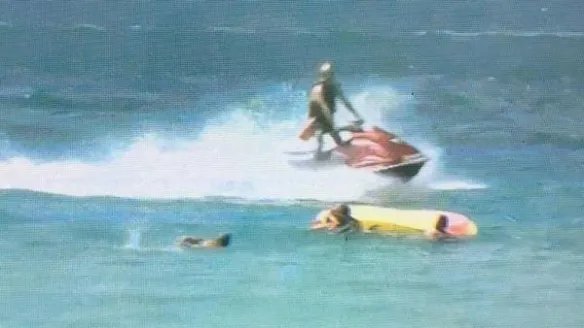 葡萄牙总统采访中跳海救人 葡萄牙总统跳海救人