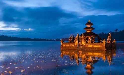 浪漫经典海外婚礼举办地点推荐  哪里适合举办海外婚礼