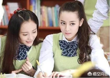 哪个女明星穿校服最好看？