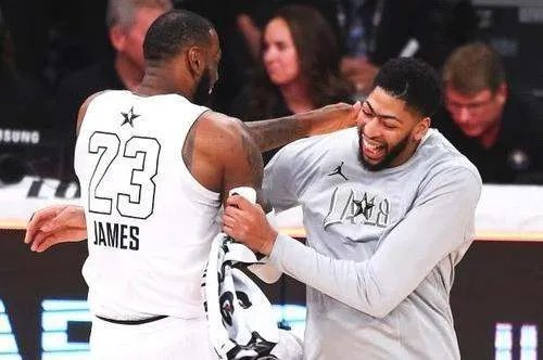 湖人新赛季球衣曝光，浓眉会重新穿上23号球衣吗？