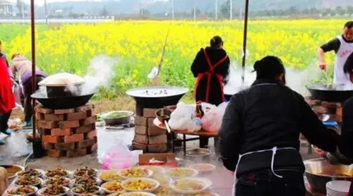 农村喜宴图片欣赏 农村的婚宴有什么特色