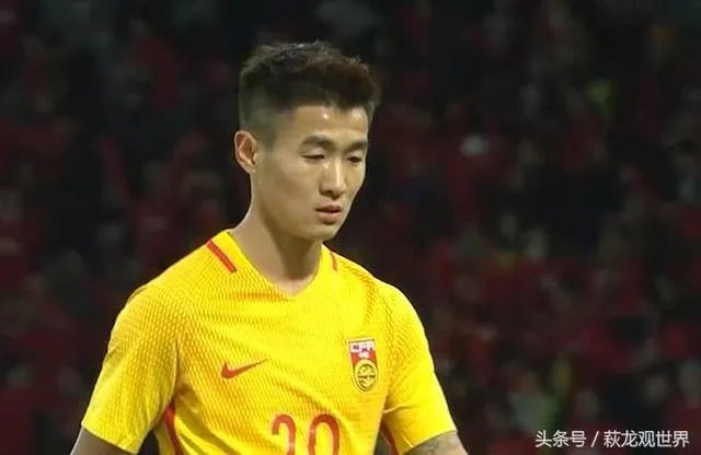 韦世豪为国足闪电破门，却被换下，里皮葫芦里卖的是什么药？