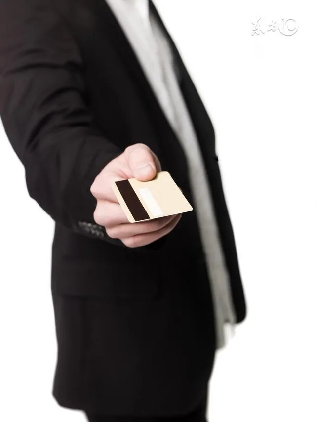 银行卡在手为什么钱会被取走？