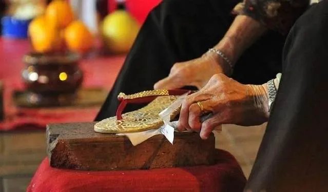 打小人游戏（小人游戏规则和玩法介绍）