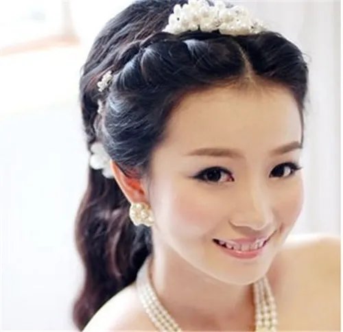 新娘盘发化妆步骤 2017新娘化妆技巧大全