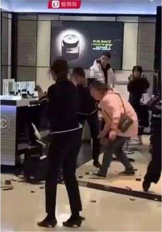 青岛香奈儿遭打砸怎么回事 青岛香奈儿遭打砸真相是什么