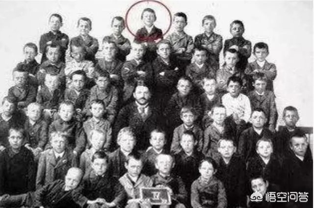 希特勒是怎么从一个下士变成帝国元首的？