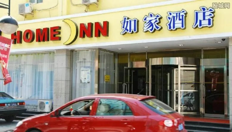 记者卧底酒店客房 你知道你可能躺在有血渍的床单上吗