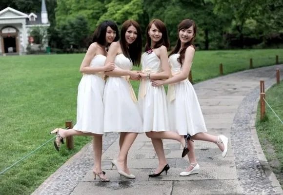 伴娘为什么不能找结婚的呢 伴郎为什么必须是单身