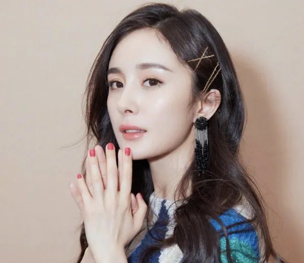 杨幂魏大勋前后现身同一饭店,他们的关系为何如此受关注?