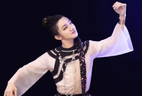 王祖蓝模仿阿朵简直是阿朵本朵吧，你还知道哪些特别像本尊的模仿秀？