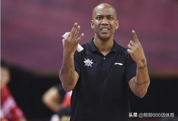 孙悦轮休，北控4分险胜广州，福格准四双，如何评价？