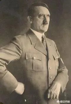 希特勒是怎么从一个下士变成帝国元首的？