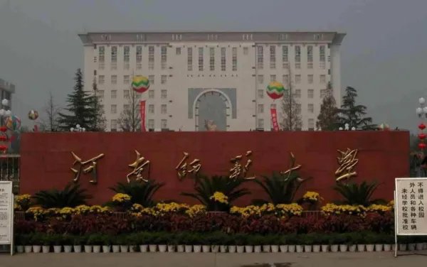 高校发卫生纸，27年只发女生，为何学校只发女生？