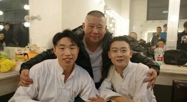 金星节目中怒斥烧饼没规矩，德云社出来的就真没规矩吗？